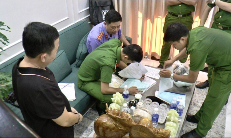 "Sập bẫy lừa", người mẹ mất 2 tỷ đồng “chạy án”, con vẫn không thoát án tử