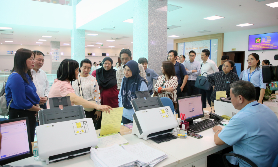 Đoàn đại biểu cấp cao Mạng lưới cơ sở đào tạo công vụ ASEAN làm việc tại Quảng Ninh