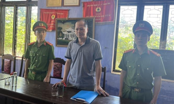 Khởi tố, bắt tạm giam 2 Phó Giám đốc Trung tâm đăng kiểm ở Quảng Bình