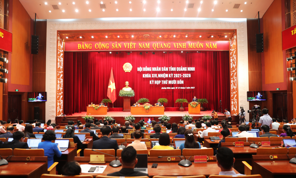 Kỳ họp thứ 14: HĐND tỉnh nghe báo cáo, tờ trình