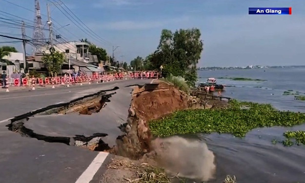 Sạt lở tàn phá hạ tầng giao thông tại An Giang