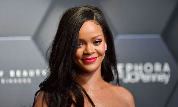 Rihanna lập kỷ lục với 10 bài hát đạt 1 tỷ lượt nghe trên Spotify