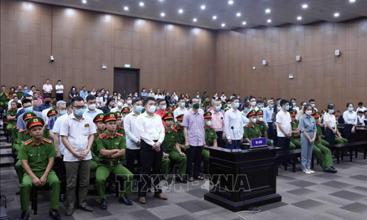 Vụ 'chuyến bay giải cứu': Nhiều bị cáo khai bị ép đưa hối lộ