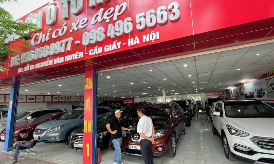 Ôtô mới giảm phí trước bạ, đại lý xe cũ hạ giá ‘sập sàn’ vẫn ế ẩm