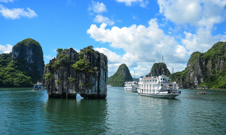 Ha Long Bay listed among top UNESCO world heritage wonders in Southeast Asia 