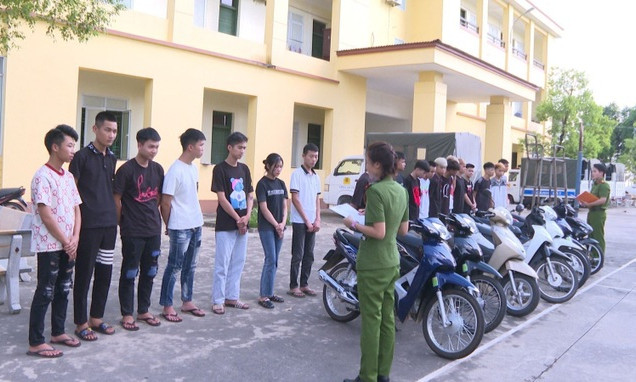 "Chạm mặt" giữa đường, 26 thanh niên hỗn chiến gây náo loạn phố ở Phú Thọ