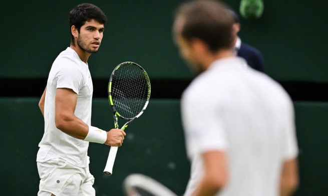 Alcaraz hạ Medvedev ở bán kết Wimbledon