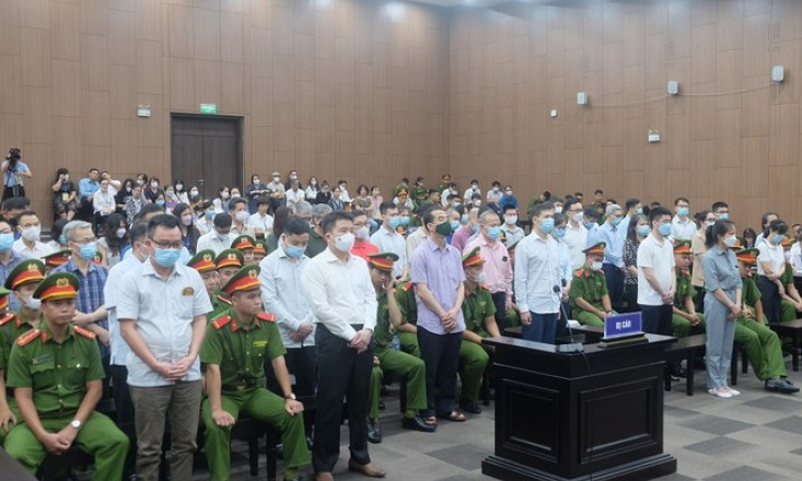 Bất ngờ tạm dừng phiên tòa xét xử vụ “chuyến bay giải cứu”