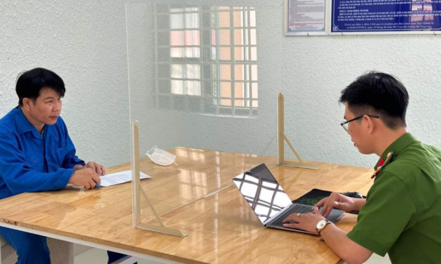 "Trùm lừa" giả danh công an, nhà báo, luật sư chiếm đoạt hàng tỷ đồng