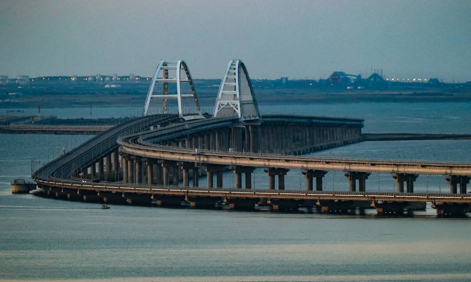 Giao thông trên cầu Crimea bị đình trệ do tình trạng khẩn cấp