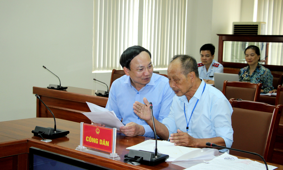 Đồng chí Bí thư Tỉnh ủy tiếp công dân định kỳ