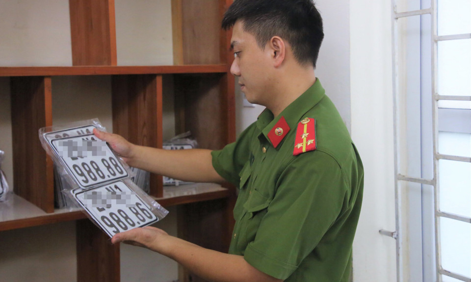 Biển số định danh: Xe chưa sang tên đổi chủ xảy ra tai nạn giải quyết thế nào?