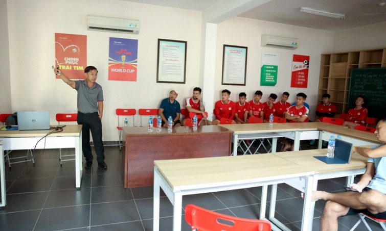 Công nghệ VAR chính thức được áp dụng ở V-League