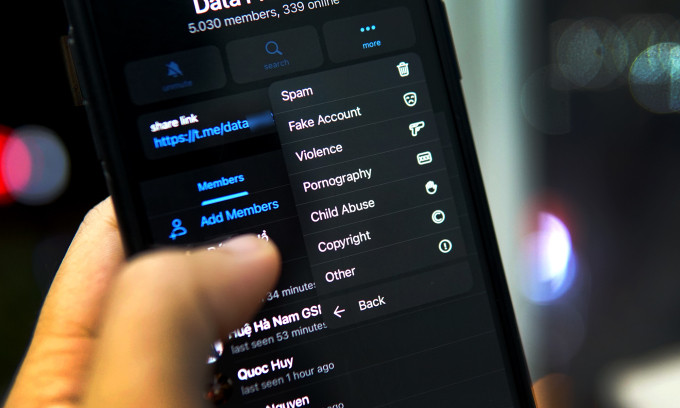 Bất lực với chatbot bán dữ liệu trên Telegram