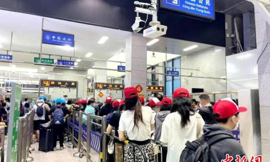 广西友谊关口岸上半年出入境旅客逾60万人次 同比增长180%
