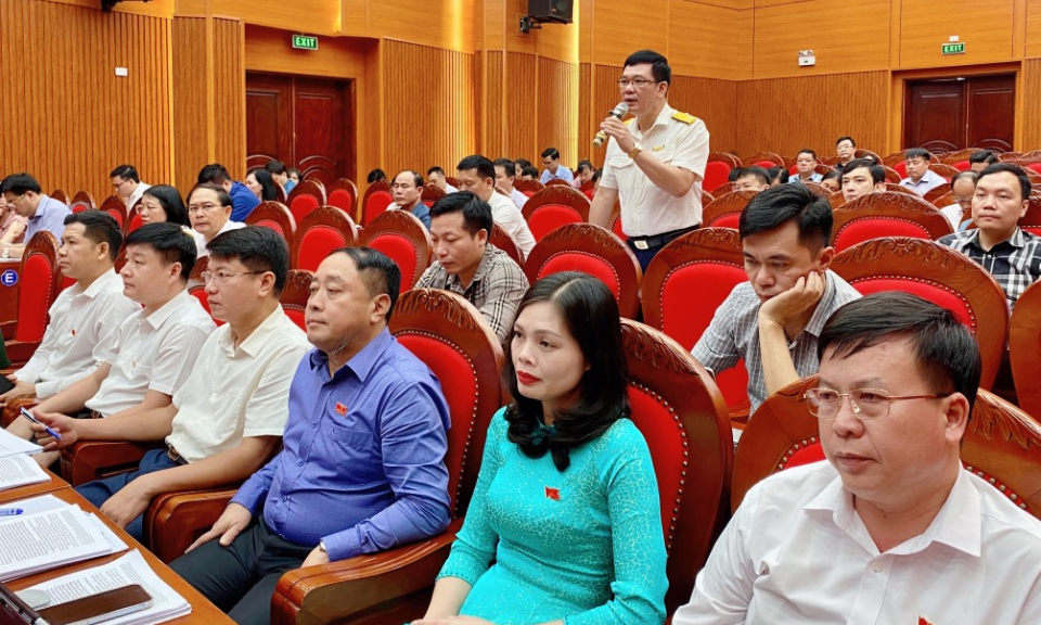 Kỳ họp thứ 15 HĐND TP Hạ Long khoá II thông qua 12 nghị quyết quan trọng