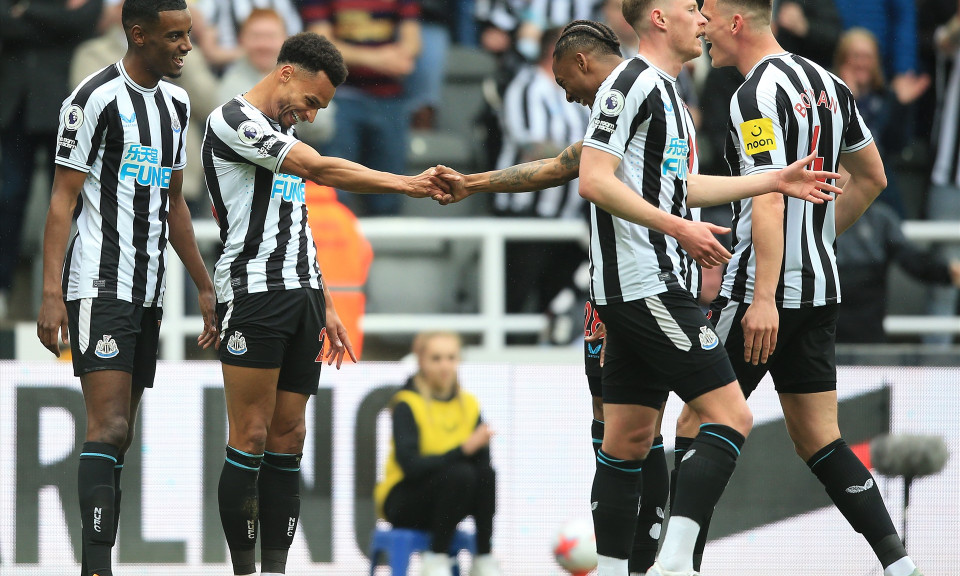 Luật công bằng tài chính đang chuẩn bị siết chặt lấy Newcastle