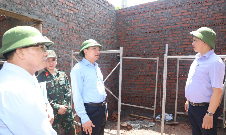 Huy động mọi nguồn lực để hoàn thành mục tiêu xóa nhà ở tạm, nhà ở dột nát mới phát sinh trong năm 2023