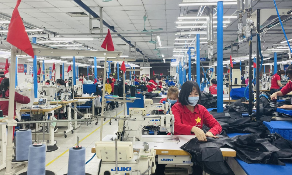 'Cuộc chiến' giành thị phần thời trang trong nước