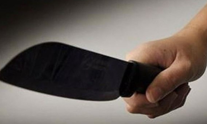 Mâu thuẫn vì chiếc điện thoại, 3 bà cháu bị chém trọng thương