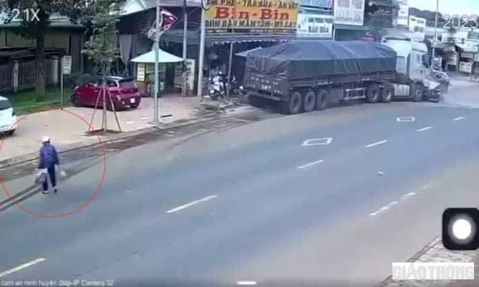 Xe đầu kéo gây tai nạn làm một người chết vì phải đánh lái bất ngờ
