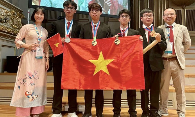 Việt Nam giành ba huy chương vàng Olympic Hóa quốc tế