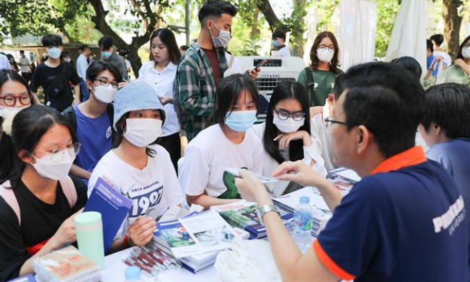 Tuyển sinh Đại học 2023: Dự báo điểm chuẩn xét tuyển biến động nhẹ