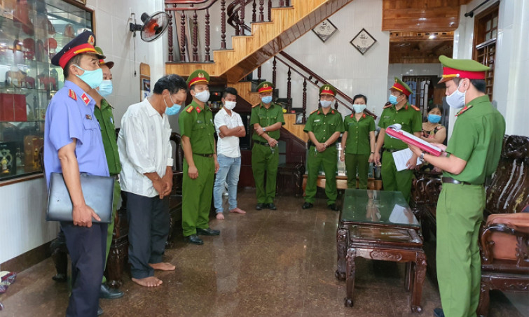 71 người bị xét xử trong vụ kê khống hơn 1.200 mộ giả