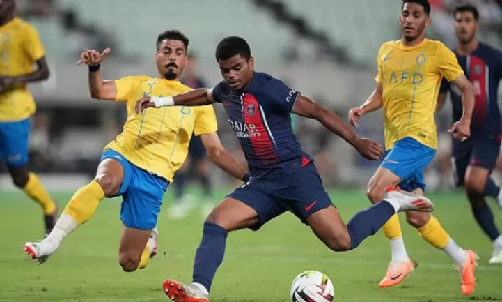 Ronaldo im tiếng khi Al Nassr hòa PSG