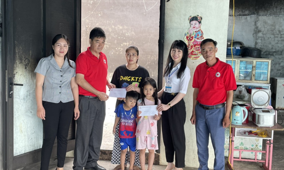 Công tác xóa nghèo ở thành phố vùng biên