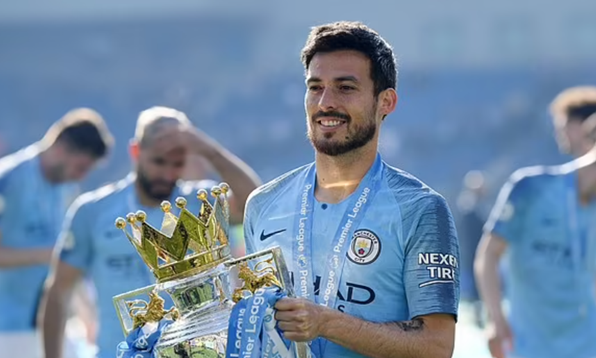 Huyền thoại Man City giải nghệ