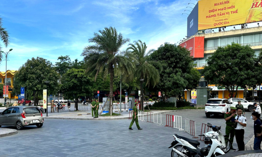 Trộm dao đâm một người nước ngoài tử vong rồi bắt taxi đi đầu thú