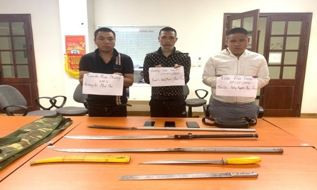 Bắt nhóm đối tượng kéo lê hung khí, gây náo loạn khu vực Thành cổ Sơn Tây