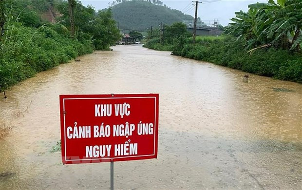 Ha Noi va khu vuc Bac Bo tiep tuc mua dong, Trung Bo nang nong keo dai hinh anh 1