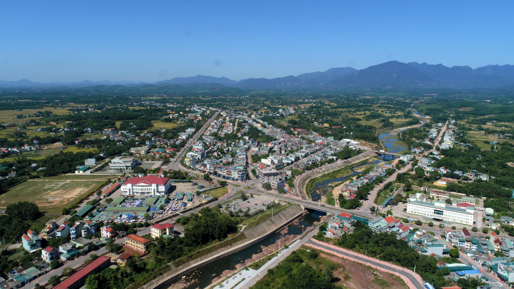 Cơ sở hạ tầng trên địa bàn huyện Đầm Hà ngày càng được đầu tư khang trang hơn, tạo diện mạo mới cho huyện.