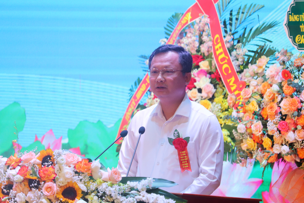 Đồng chí Cao Tường Huy, Quyền Chủ tịch UBND tỉnh, phát biểu tại Ngày hội.