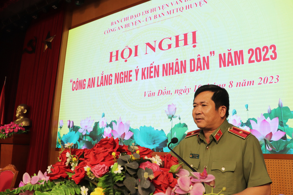 Thiếu tướng Đinh Văn Nơi, Giám đốc Công an tỉnh Quảng Ninh phát biểu tại hội nghị.