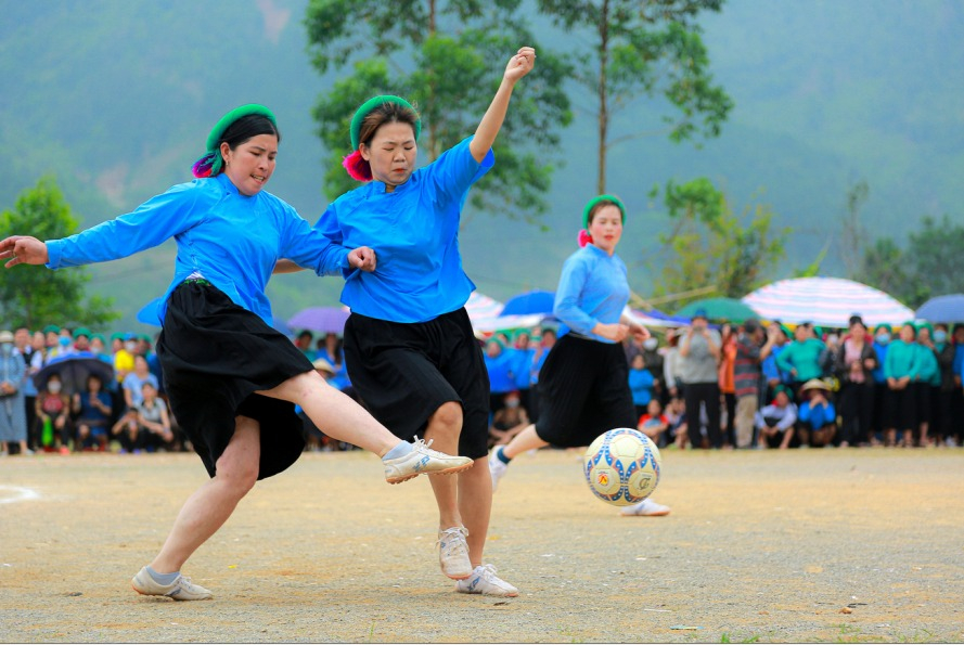 Ngang sức, ngang tài.