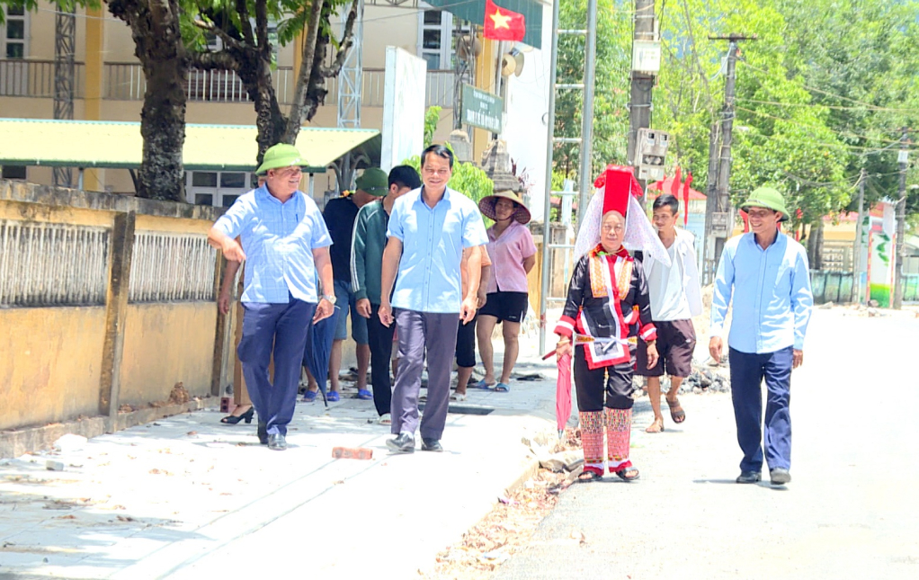 Lãnh đạo huyện Đầm Hà kiểm tra công tác chỉnh trang đô thị tại....