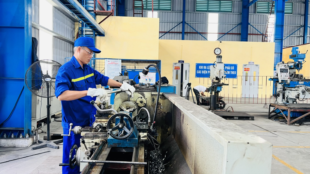 Phong trào thi đua chào mừng 60 năm thành lập tỉnh được đông đảo CNLĐ Công ty CP Than Núi Béo hưởng ứng.