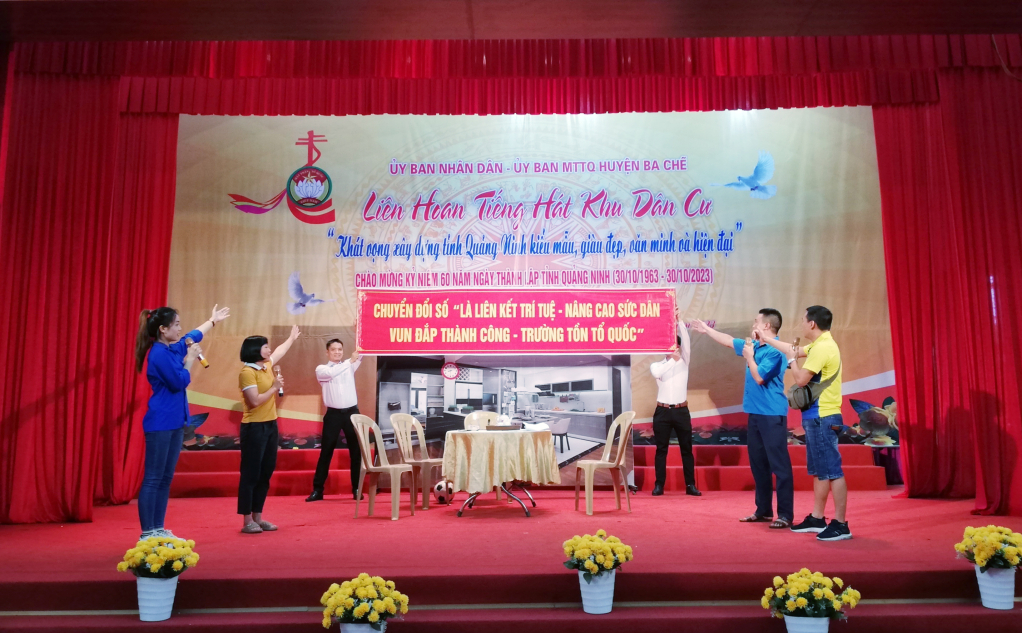Tiểu phẩm về chuyển đổi số tại Liên hoan Tiếng hát khu dân cư huyện Ba Chẽ năm 2023.