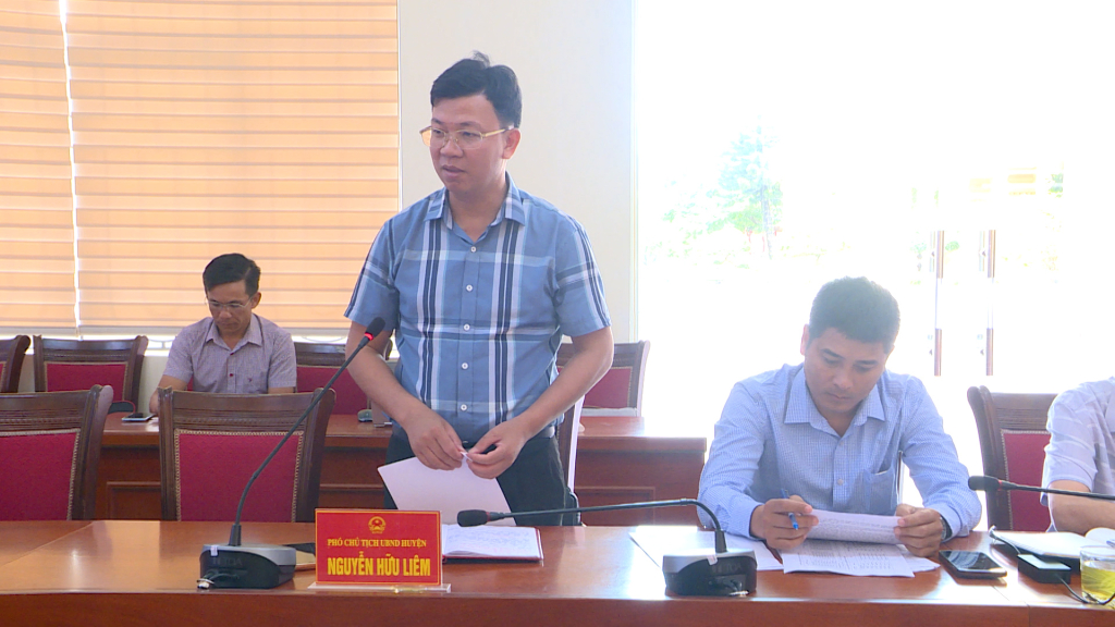 Đồng chí Nguyễn Hữu Liêm, Phó Chủ tịch UBND huyện Hải Hà phát biểu tại buổi làm việc.