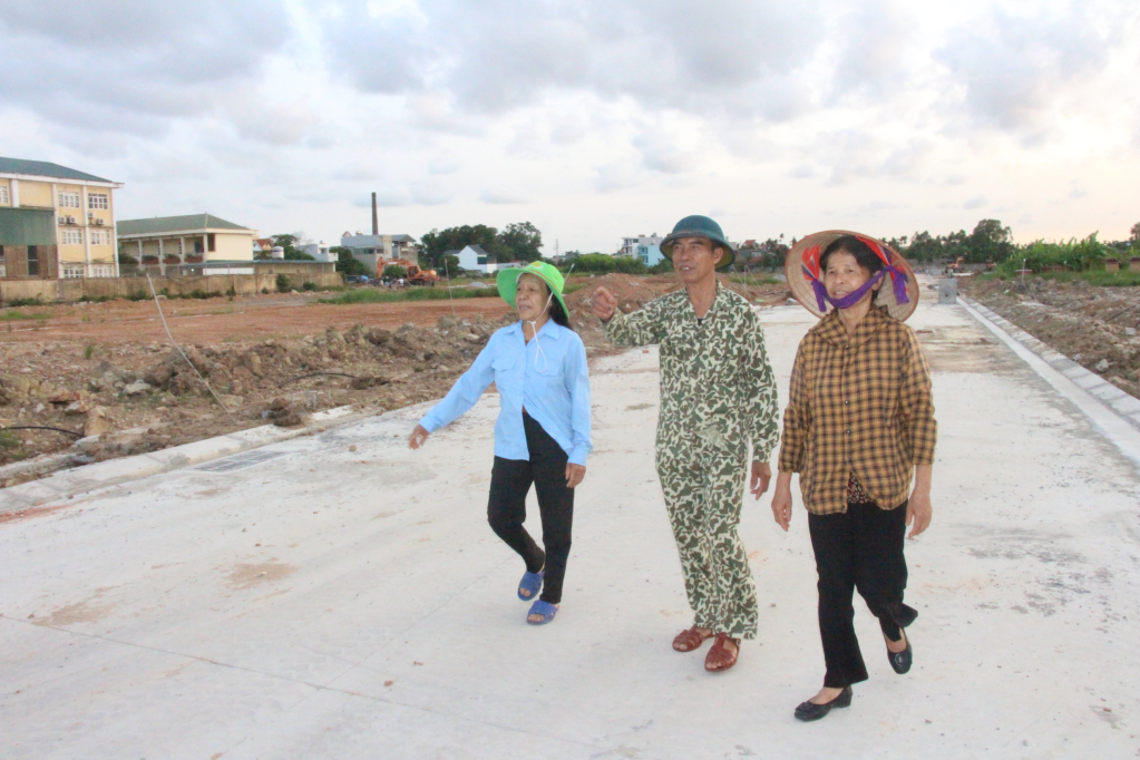 8496, 8503: Đảng viên Nguyễn Trường Sinh đã bàn giao 582 m2 đất nông nghiệp thực hiện dự án quy hoạch tái định cư ở phường Yên Giang