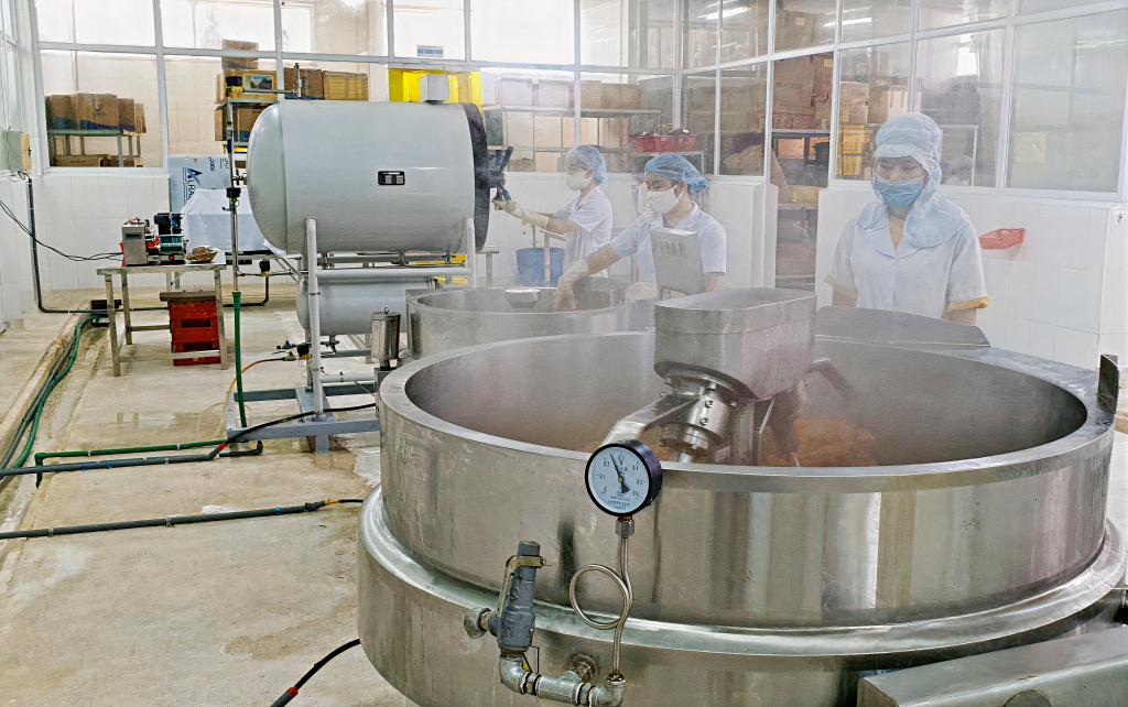 Công ty TNHH Sản xuất và Thương mại thủy sản Quảng Ninh đẩy mạnh ứng dụng KHCN trong chế biến các sản phẩm từ thủy sản.