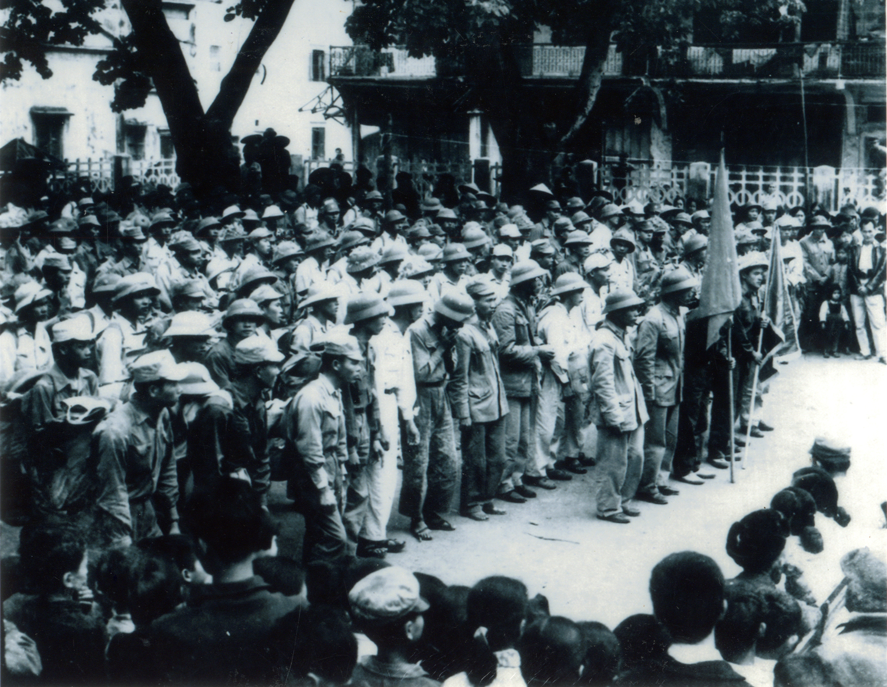 Quang cảnh lễ xuất quân của Binh đoàn Than tổ chức tại sân Cây Tháp (Hòn Gai) ngày 27/7/1967. Ảnh Quang Sơn