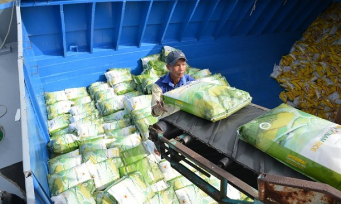 Bộ Công Thương yêu cầu cân đối xuất khẩu gạo và tiêu dùng nội địa