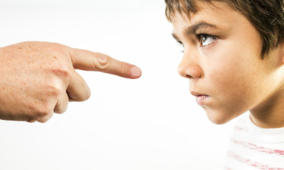 Vì sao con bạn bướng bỉnh?