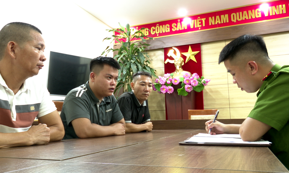 Triệu tập nhóm đối tượng hành hung lái xe khách trên đường
