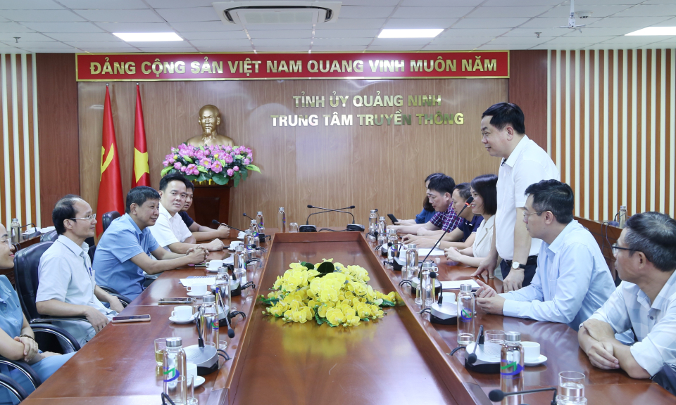 Báo Hải Dương trao đổi kinh nghiệm với Trung tâm Truyền thông tỉnh Quảng Ninh