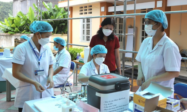 Trường hợp nào được chuyển hưởng phụ cấp ưu đãi nghề 100%?